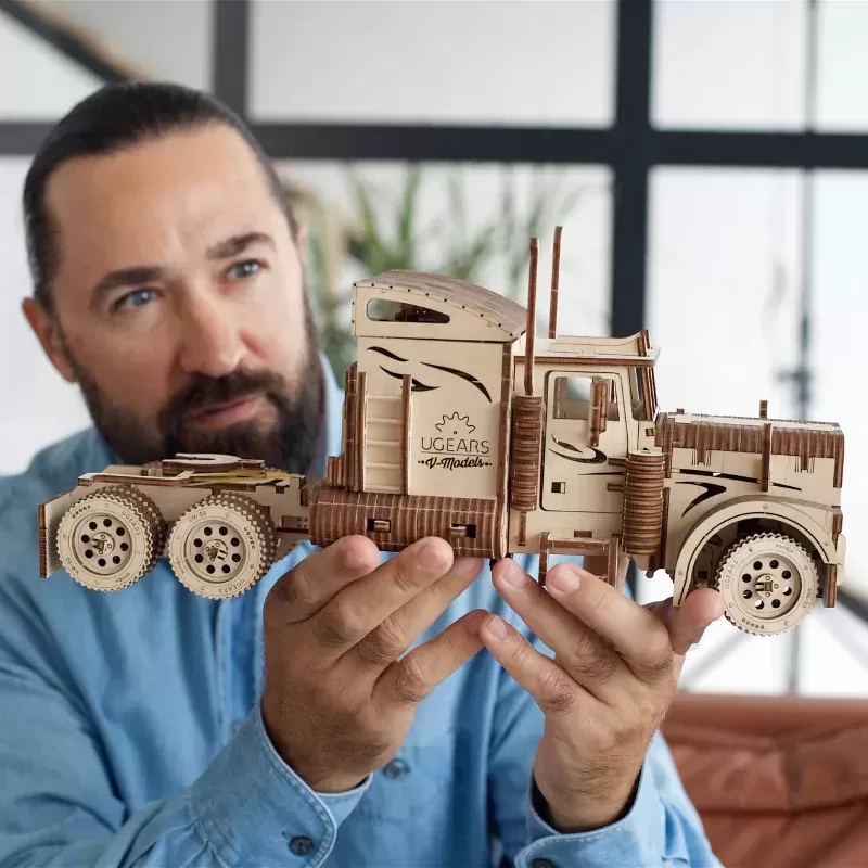 UGEARS Heavy Boy VM-03 բեռնատար մեքենա՝ | Մեխանիկական 3D փազլ