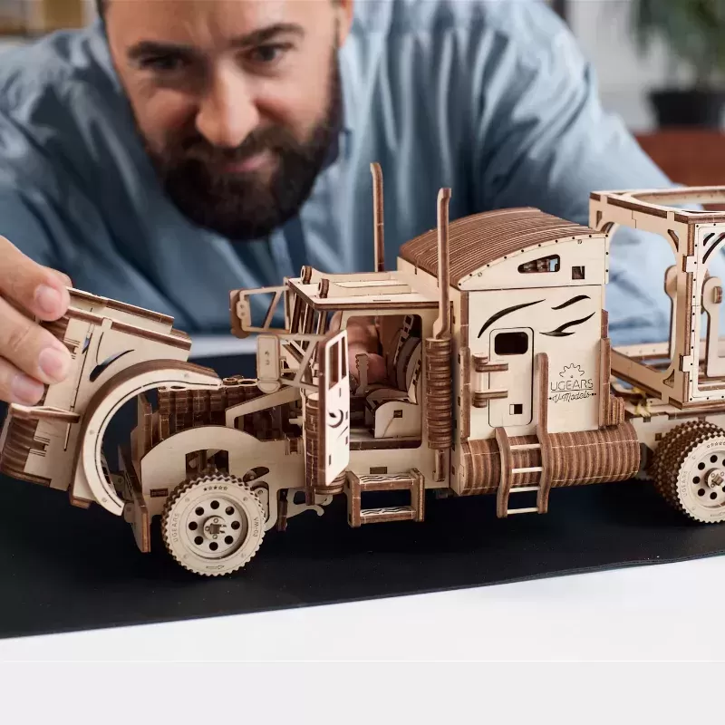 UGEARS Heavy Boy VM-03 բեռնատար մեքենա՝ | Մեխանիկական 3D փազլ